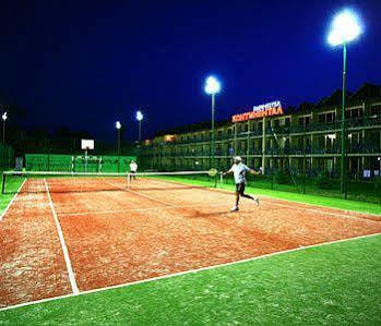 Continental Park מלון 3*
